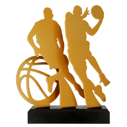 metalna statua košarkaši